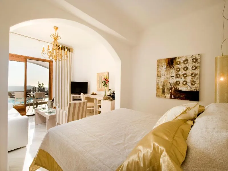 SUITE DELUXE Room, Gold Suites, Santorini