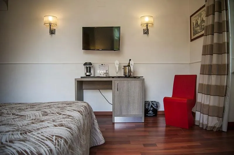 Room, J Maluni City Hotel, Rome