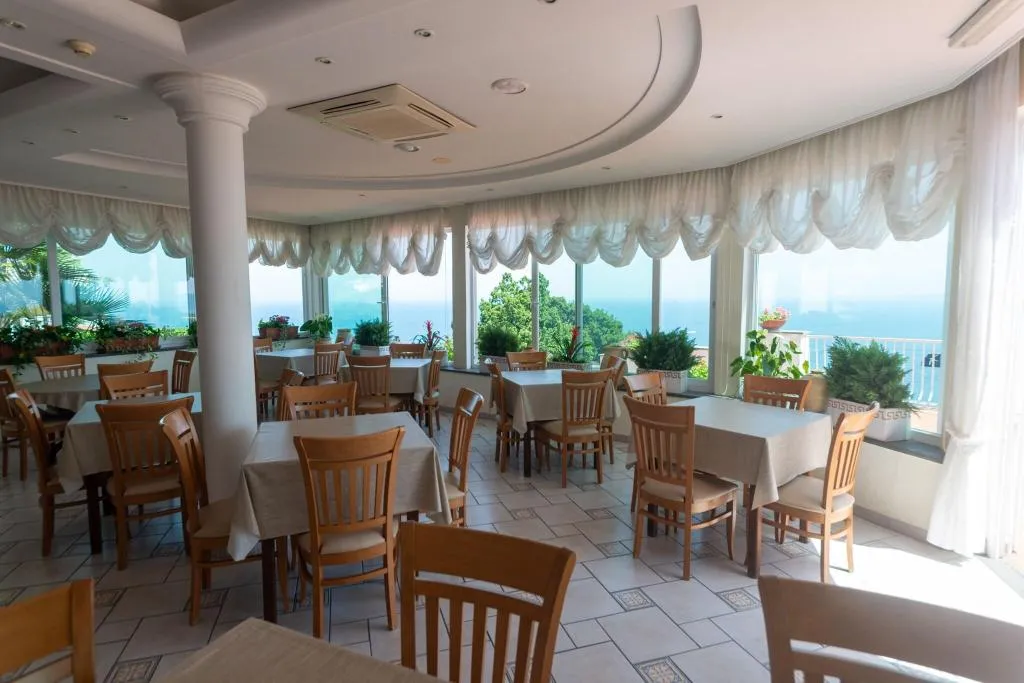 Restaurant, Villa Ireos, Naples