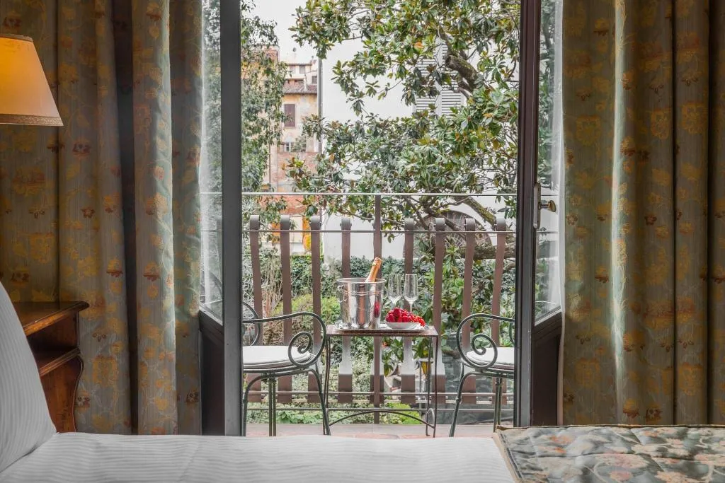 DOUBLE SUPERIOR Room, Monna Lisa, Florence