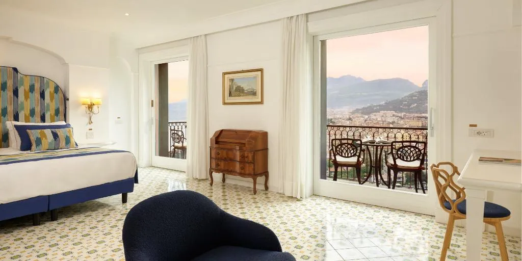 SUITE PARTIAL SEA VIEW Room, Grand Hotel Capodimonte, Naples