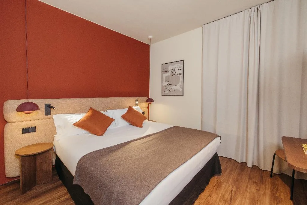 Room PREMIUM ONE BEDROOM Room, H. Regas, Barcelona