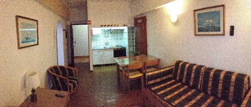 APARTMENT CAPACITY 5 TWO BEDROOMS Room, Hotel Apartamento Rosamar I, Algarve