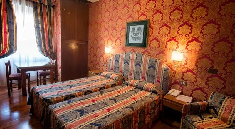 TWIN STANDARD Room, Ponte Bianco, Rome
