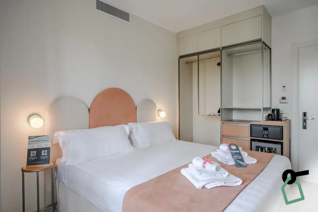 DOUBLE GARDEN VIEW KING BED Room, Hotiday Venezia Cape, Venice
