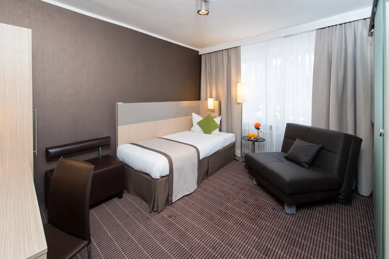 Room, New Orly, Alghero
