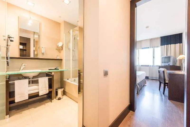 DOUBLE STANDARD Room, Mercader, Madrid