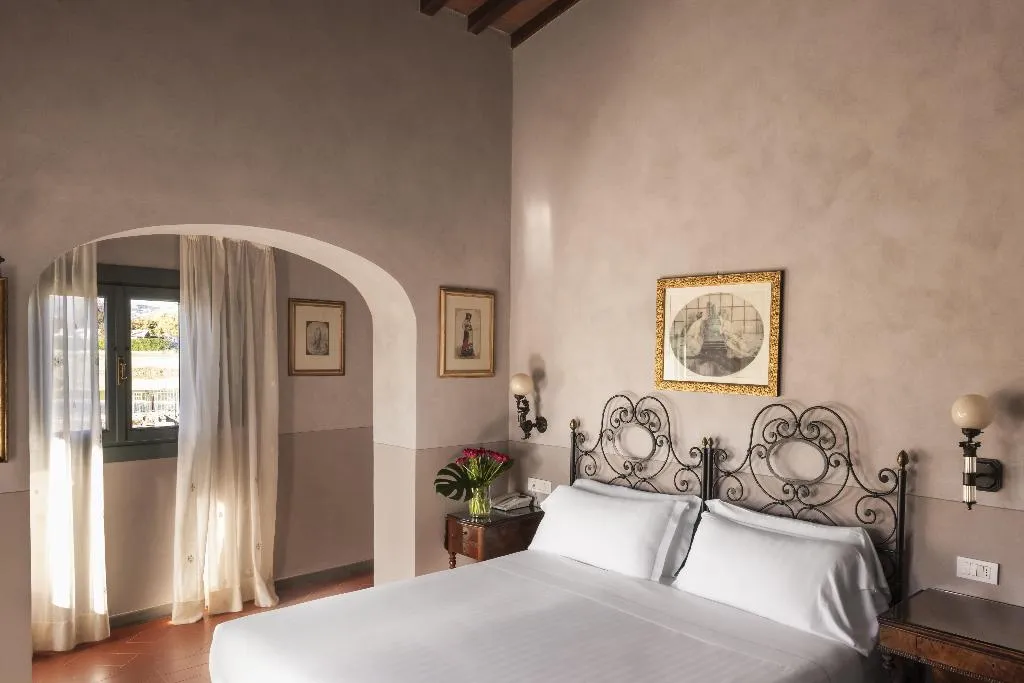 DOUBLE SUPERIOR RIVER VIEW Room, Hotel Mulino di Firenze, WorldHotels Crafted, Florence