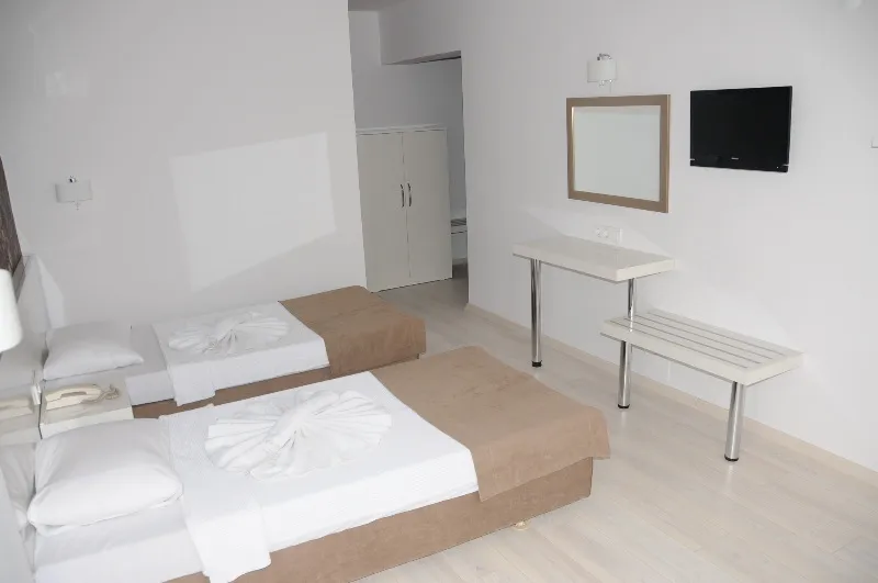 Room, Myra, Dalaman