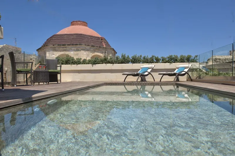 Pool, Palazzo Consiglia, Malta