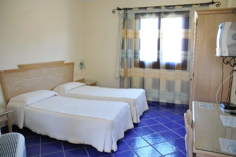 Room, Bonsai, Olbia