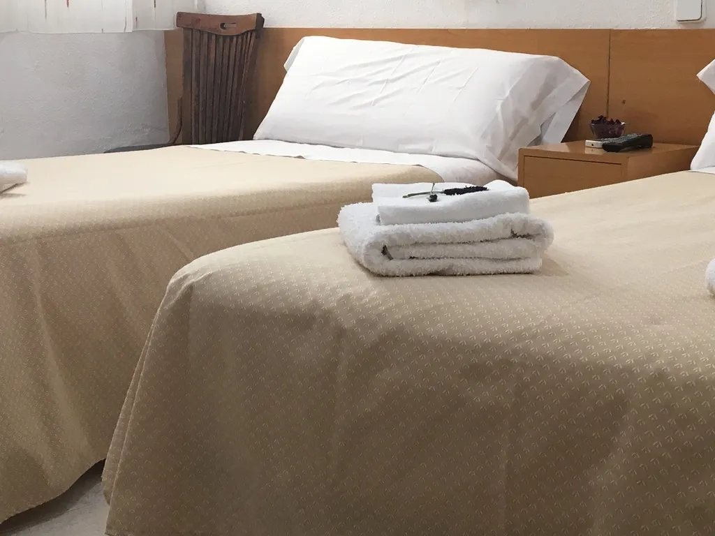 TRIPLE STANDARD Room, Hostal Residencia Lido, Madrid