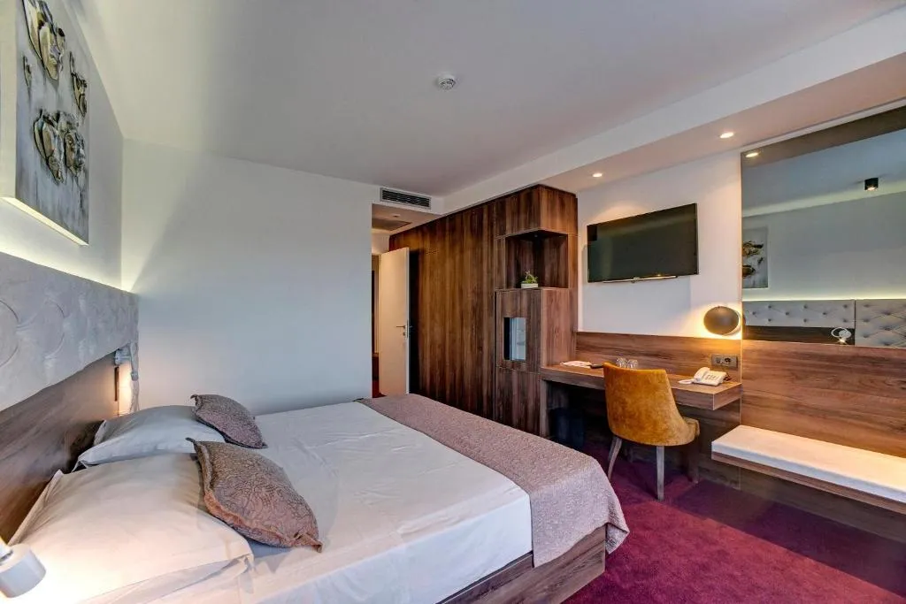 FAMILY ROOM WITH BALCONY Room, Hotel Scala, Split