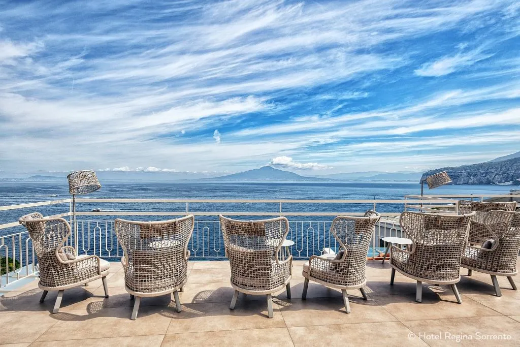 Bar, Hotel Regina Sorrento, Naples