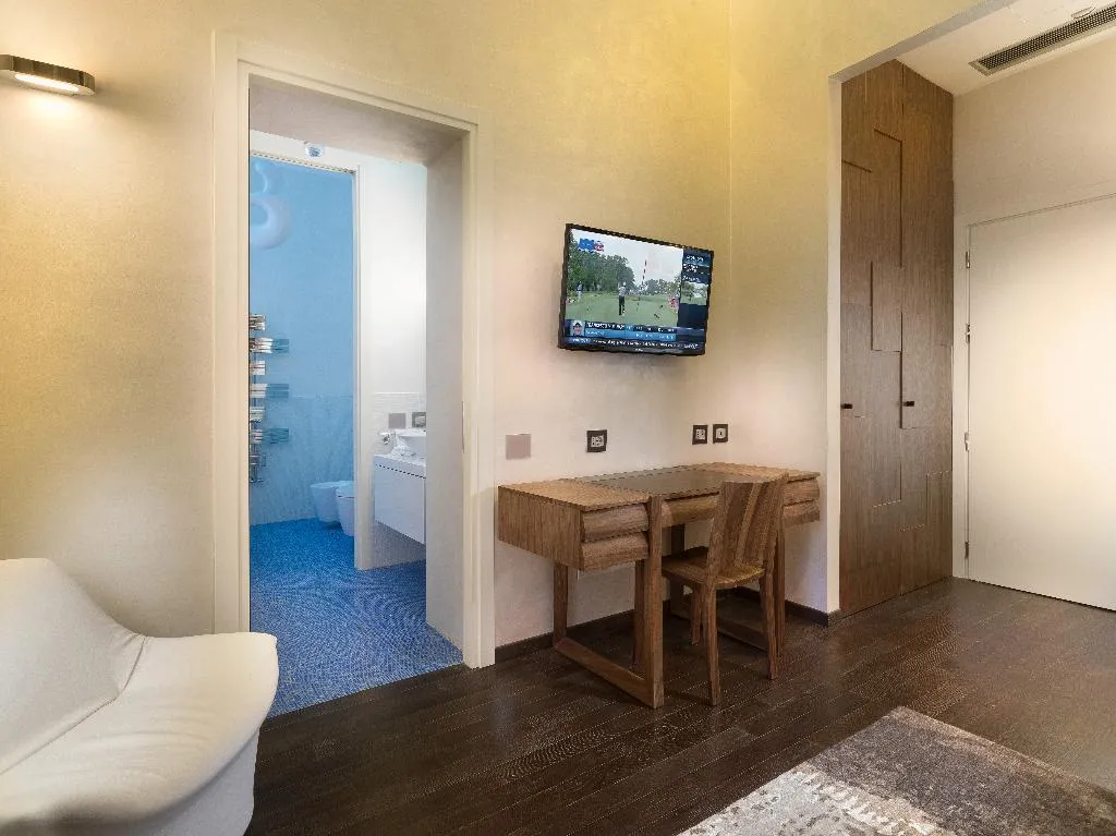 JUNIOR SUITE STANDARD Room, The Glamore Milano Duomo, Milan