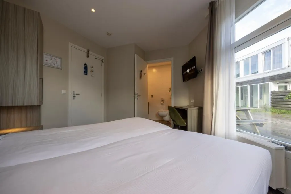 DOUBLE WITH TERRACE Room, Fletcher Hotel-Restaurant Spaarnwoude, Amsterdam
