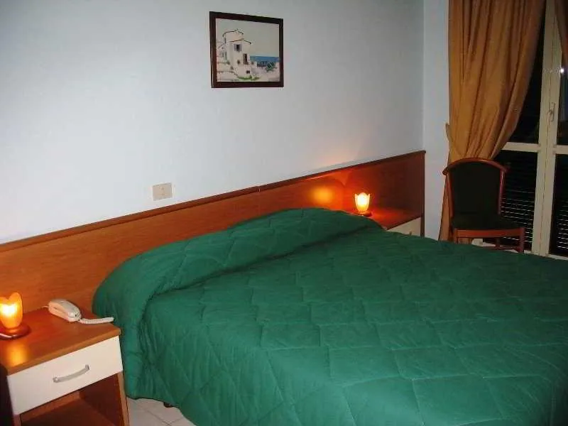 TRIPLE STANDARD Room, Garden Hotel, Naples