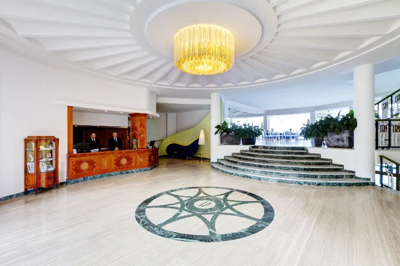 Lobby, President, Naples
