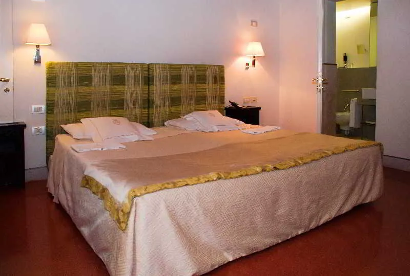 Room, Ca' Nigra Lagoon Resort, Venice