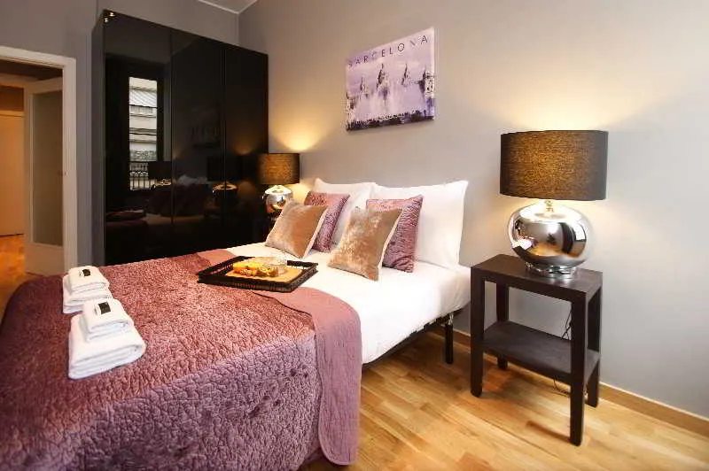 Room, Paseo De Gracia Apartments, Barcelona