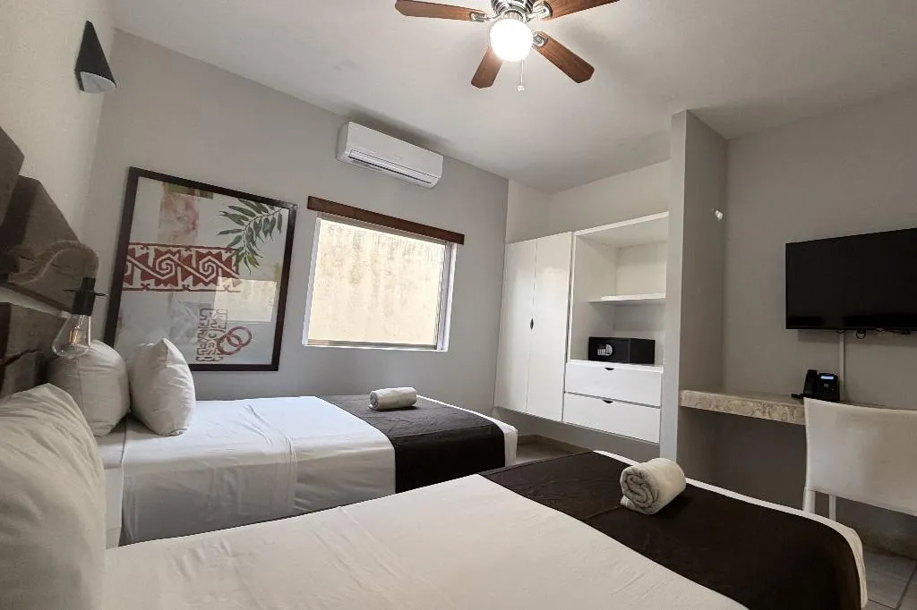 TWIN NON SMOKING Room, Days Inn by Wyndham Playa del Carmen, Playa Del Carmen