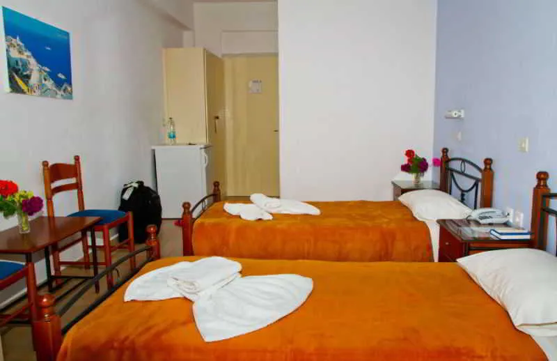 Room, Santa Barbara, Santorini