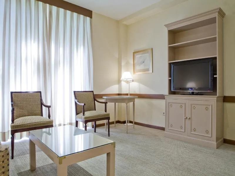Room, Espahotel Plaza Basilica, Madrid