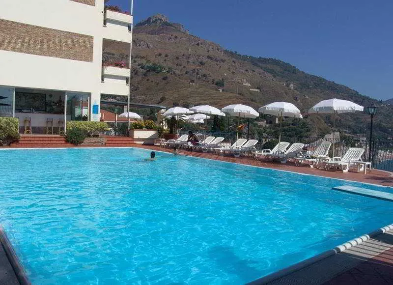 Pool, Bay Palace, Catania
