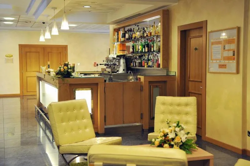 Bar, Palace Hotel Zingonia, Milan