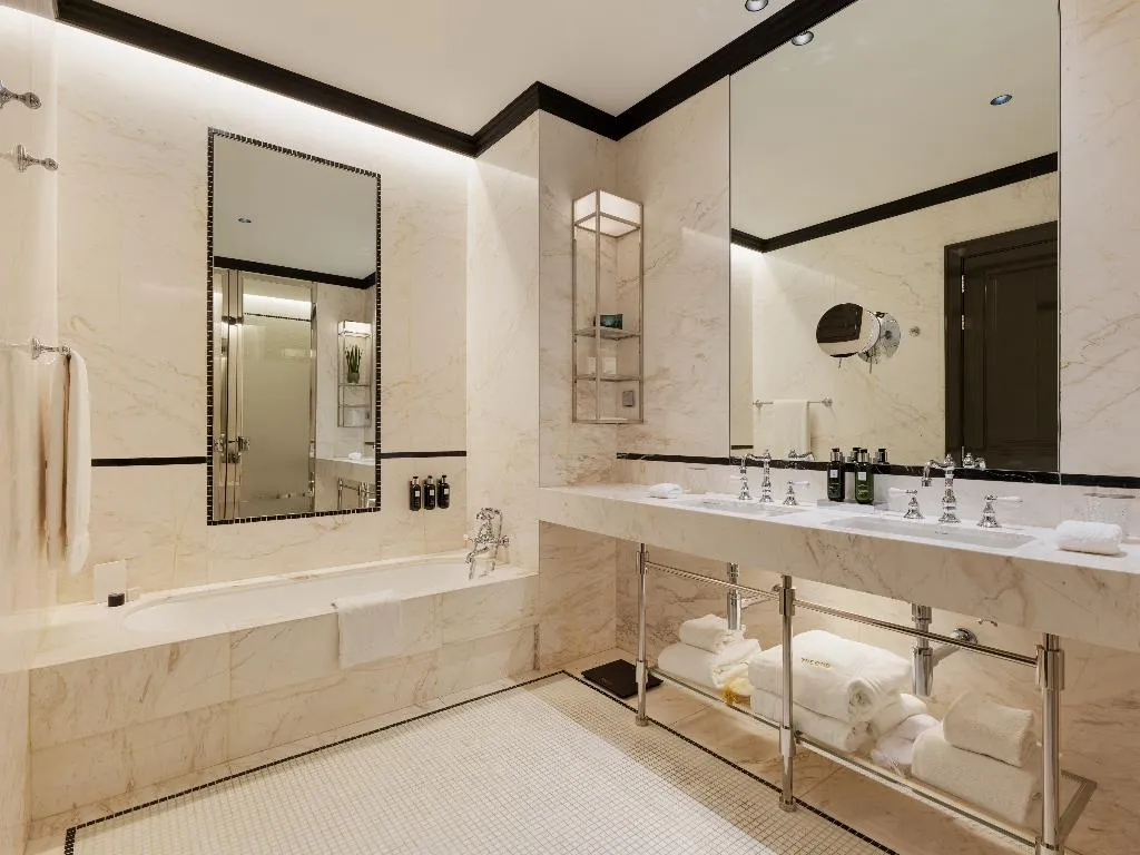 SUITE DELUXE SUPERIOR Room, The One Monumental Palace, Porto
