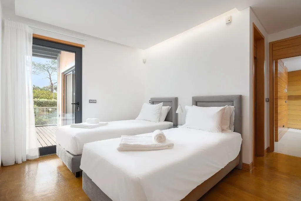 APARTMENT DELUXE TWO DOUBLE BEDS Room, Vale Do Lobo Resort, Algarve