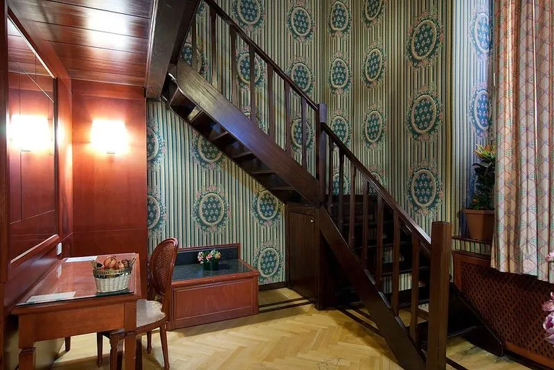 TRIPLE STANDARD Room, Hotel Galles, Rome