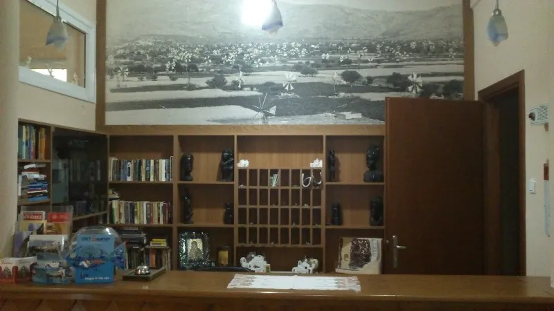 Lobby, Mirabello, Crete