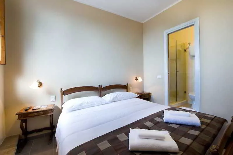 Room, Properzio, Perugia