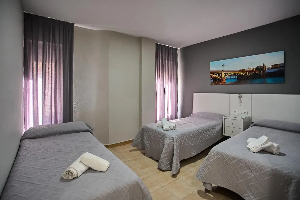 Room, Resitur, Seville