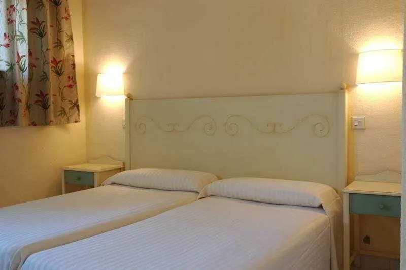 Room, Apartamentos PortBlue Rafalet, Menorca