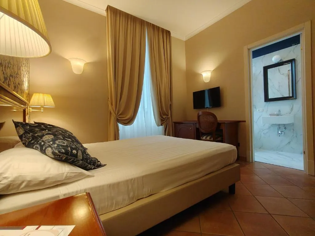 DOUBLE ECONOMY Room, Hotel Nuvo, Naples
