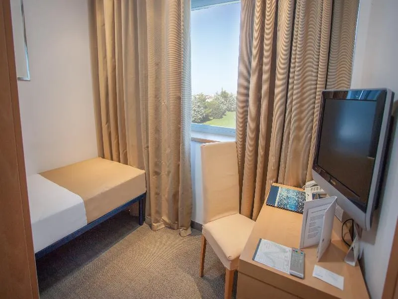 SINGLE STANDARD Room, Aminess Vival Maestral Hotel, Istria