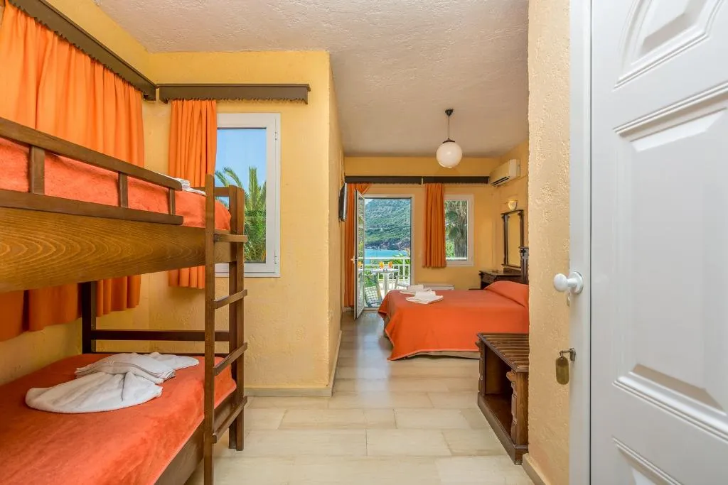 FAMILY ROOM CAPACITY 4 Room, Talea Beach, Crete