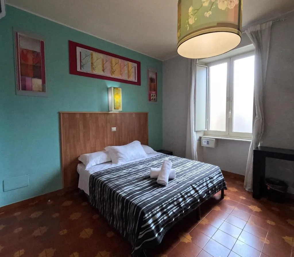 DOUBLE STANDARD Room, Roma Room, Rome