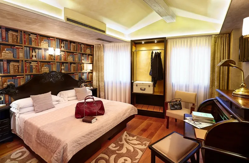 DOUBLE STANDARD Room, Saturnia & International, Venice