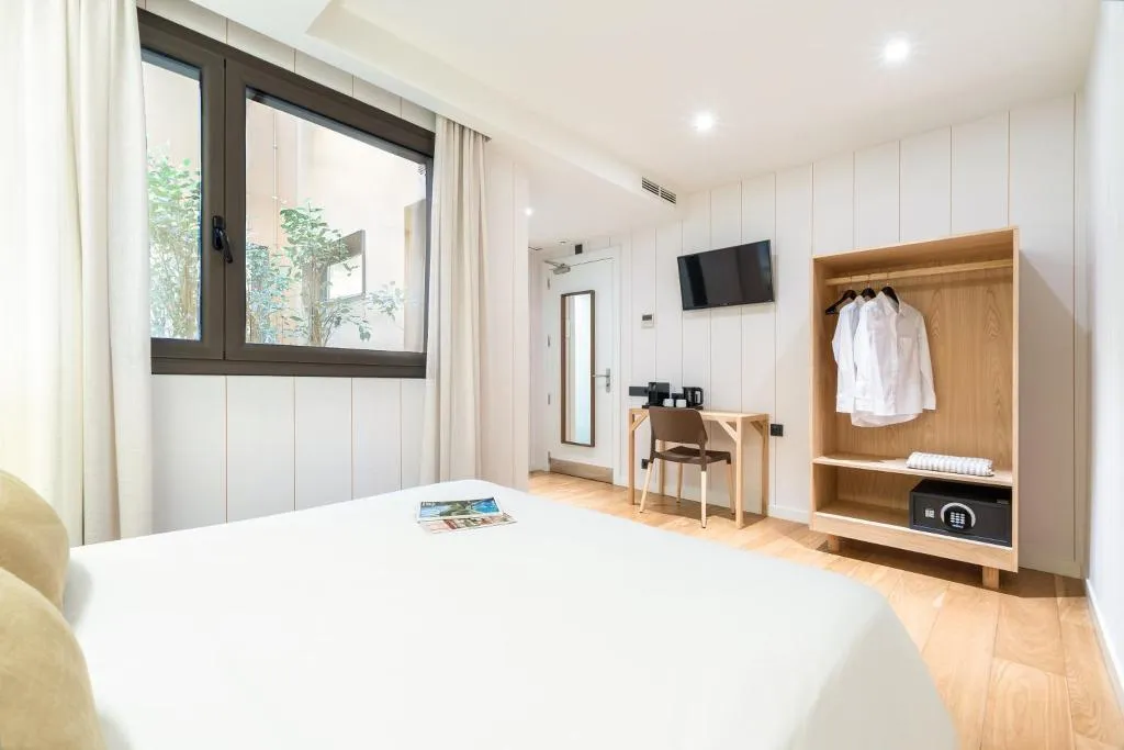 Double or Twin STANDARD Room, Casa Bella Gracia, Barcelona