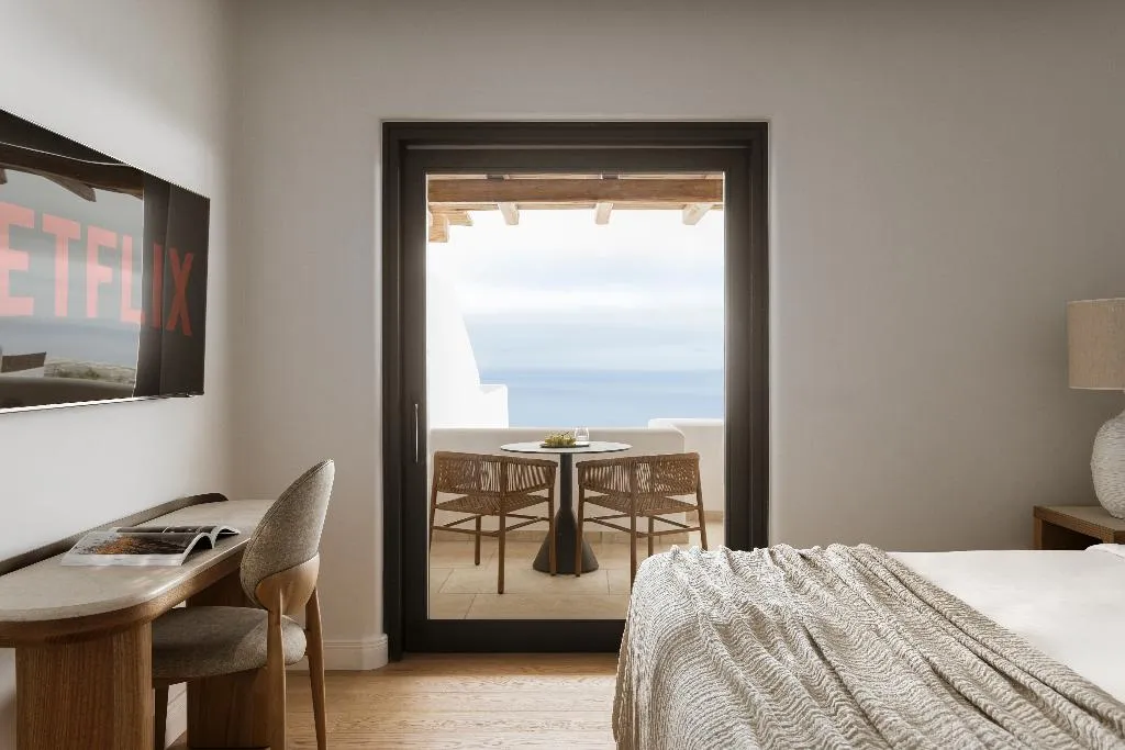 SUITE GRAND Room, NERO Boutique Hotel, Santorini