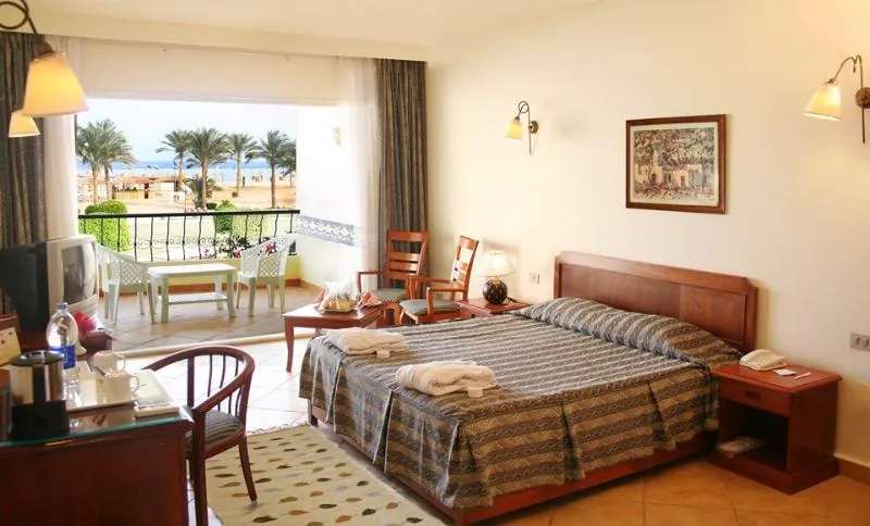 DOUBLE SEA VIEW Room, Royal Pharaoh Resort & Aqua Park, Red Sea Riviera