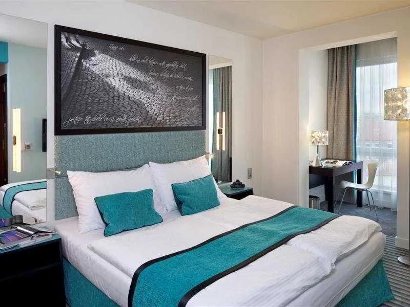 TRIPLE STANDARD Room, Red & Blue Design, Prague
