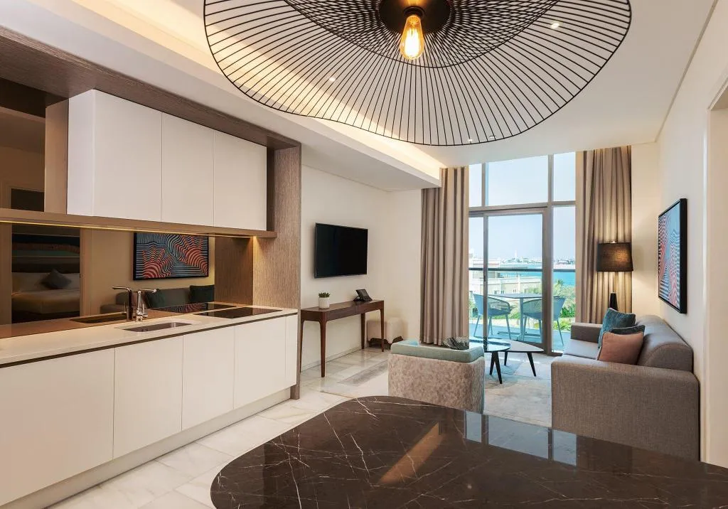 SUITE WITH KITCHENETTE Room, Th8 Palm Dubai Beach Resort Vignette Collection, Dubai