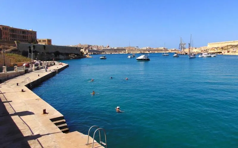 Beach, Cugó Gran Macina Grand Harbour, Malta