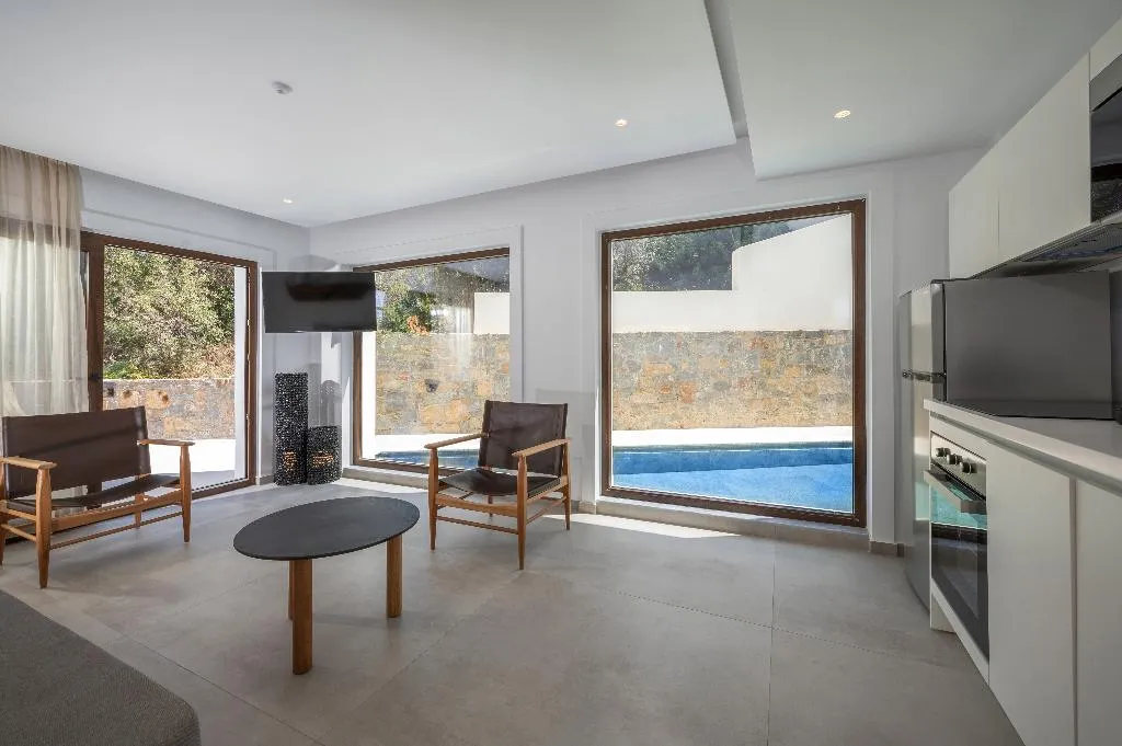 VILLA FOUR BEDROOMS WITH PRIVATE POOL Room, Mika Villas & Suites, Crete