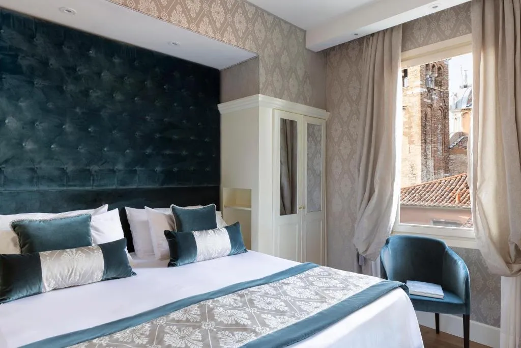 Double or Twin CLASSIC CITY VIEW Room, Londra Palace Venezia, Venice