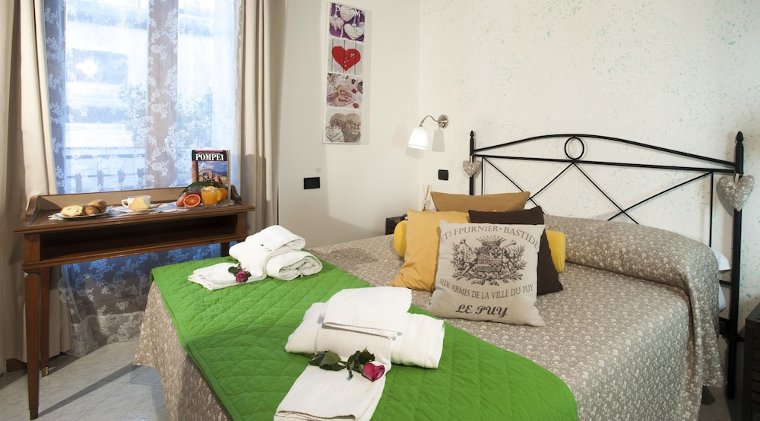 B&B Elena, Naples